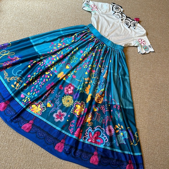 Mirabel - Halloween costume - Encanto dress - dress up pretend play - Disney - Picture 10 of 10